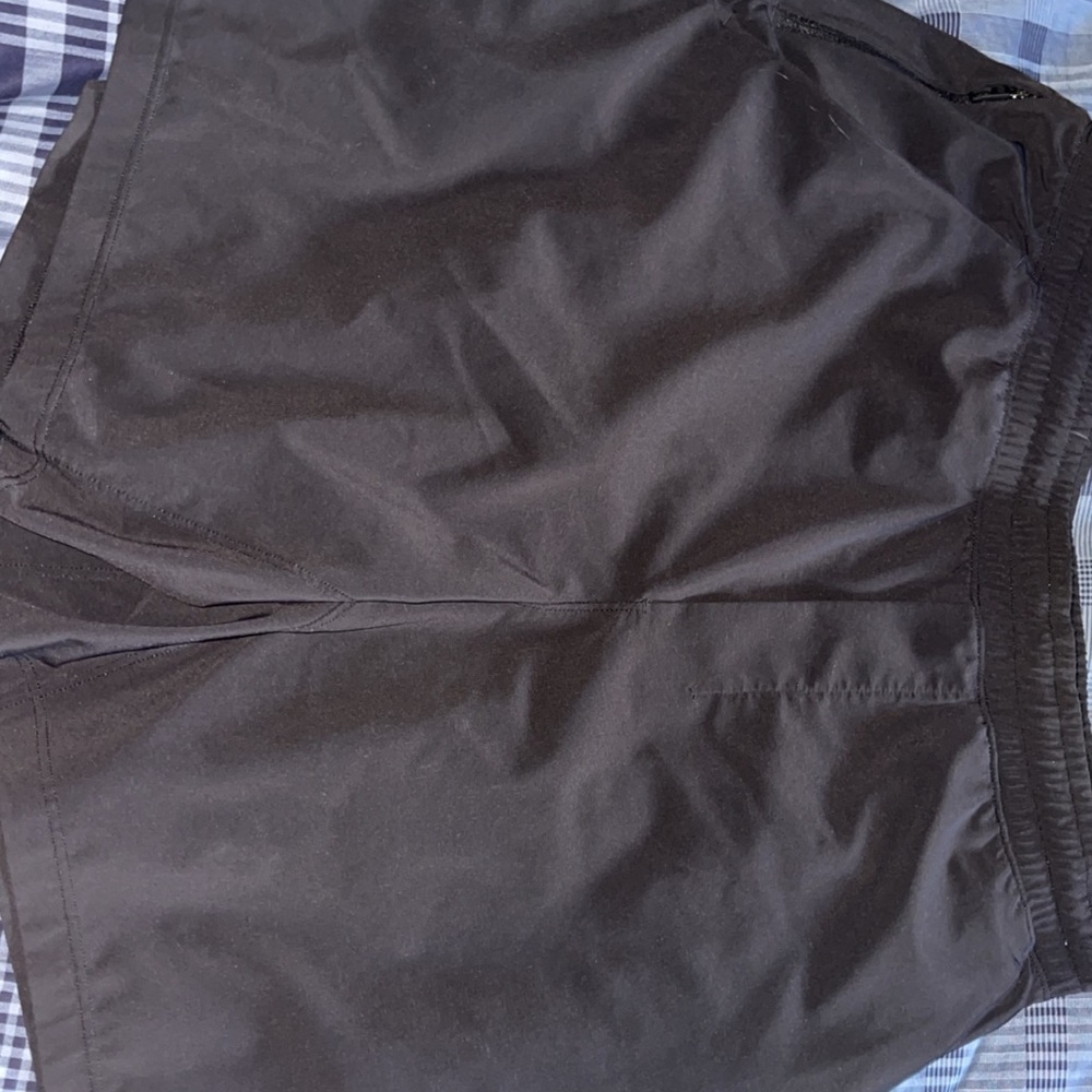 Mens Lulu Lemons 6" inseam shorts w Liner